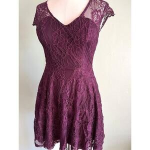 Francesca’s Beautiful Womens Deep Purple Lace Dress With Zipper Closure NWT XS